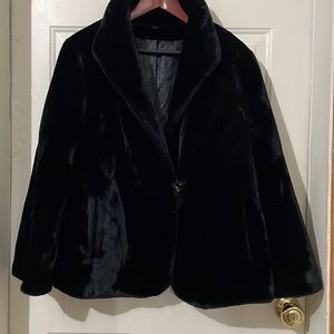 Gorgeous vintage faux fur, black. Large.
